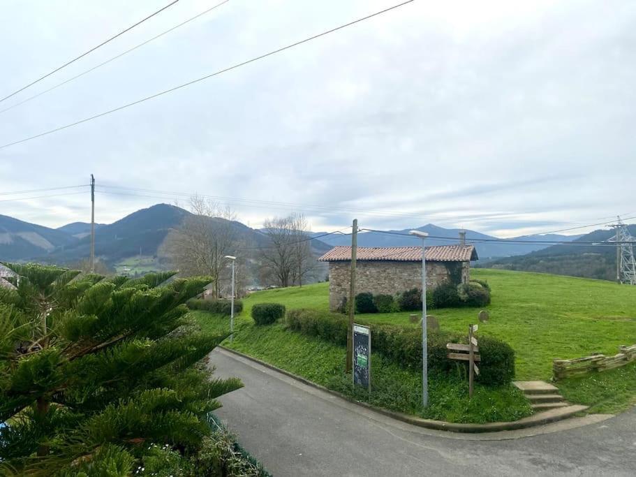 Ferienwohnung Bilbo Near Atico Rural Con Terraza Basauri Exterior foto