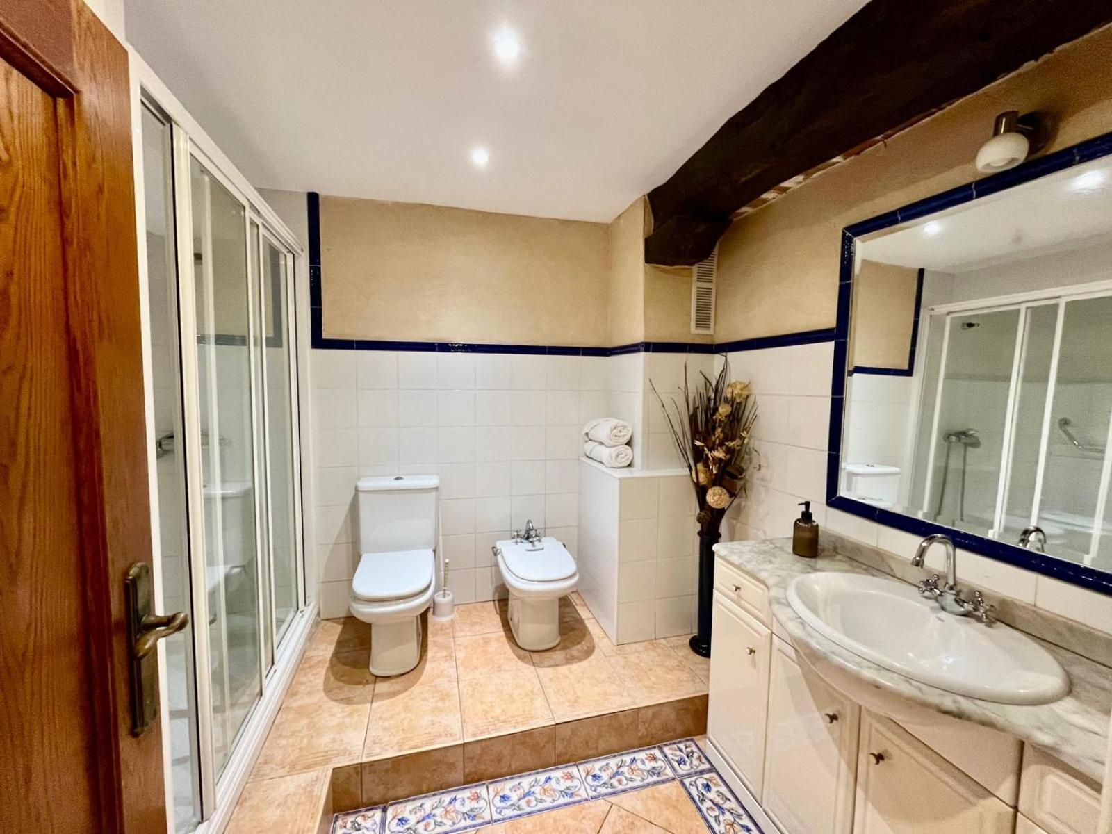 Ferienwohnung Bilbo Near Atico Rural Con Terraza Basauri Exterior foto